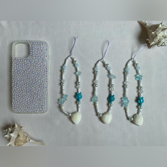 5/$20 (ENTIRE SHOP CLEARANCE) “Ocean Breeze” Sea Turtle phone strap / charm - Picture 2 of 6